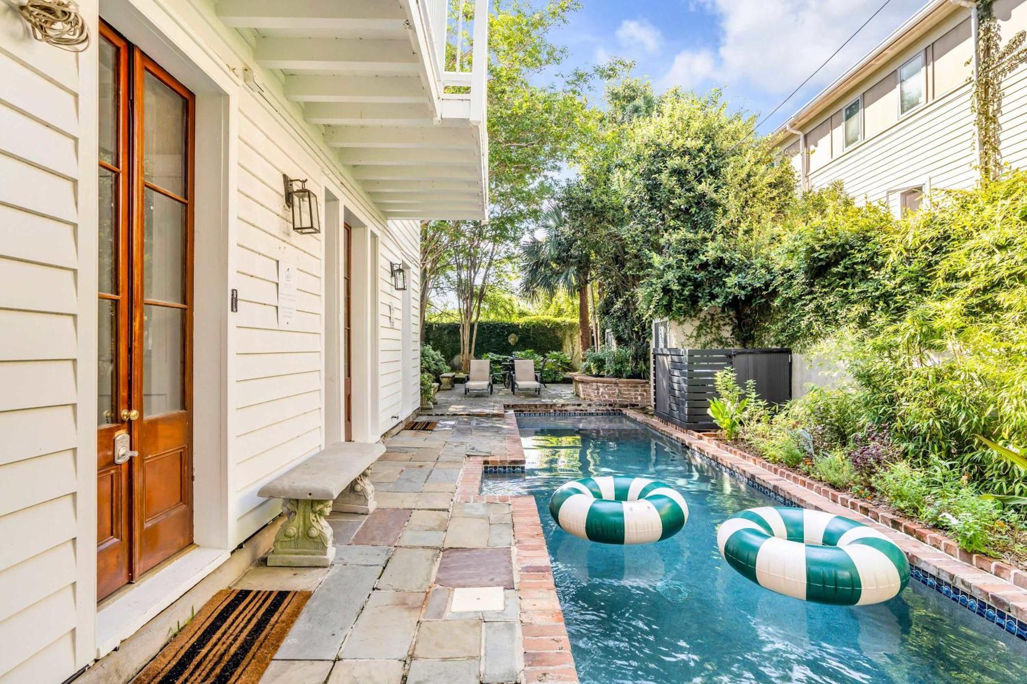 Serene Cottage With Beautiful Garden And Heated Pool Charleston Exterior foto